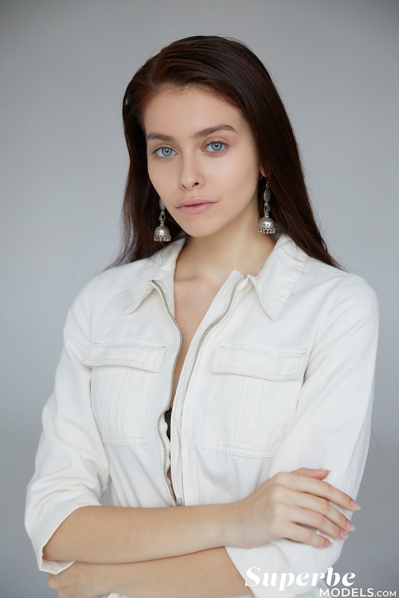 Владислава, 18 лет, 0 размер груди